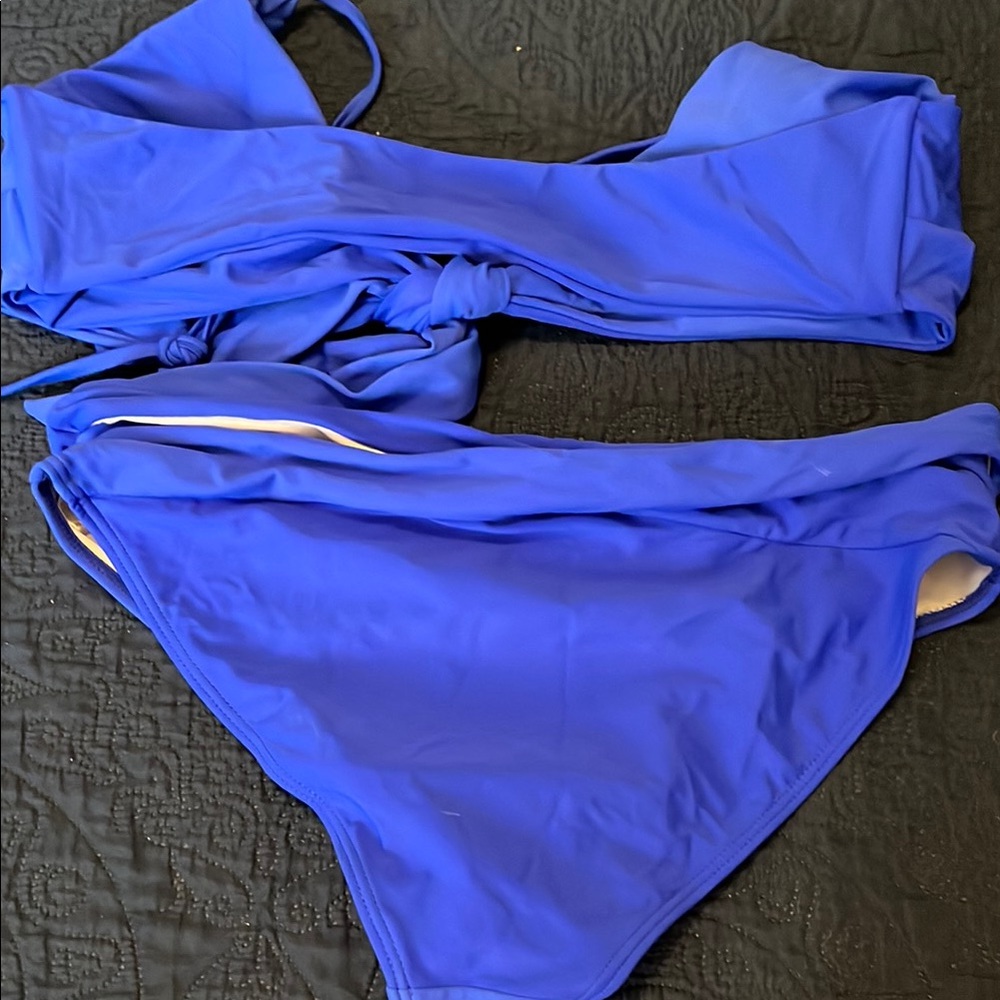 Vibrant Blue Bikini Set - Picture 3 of 3